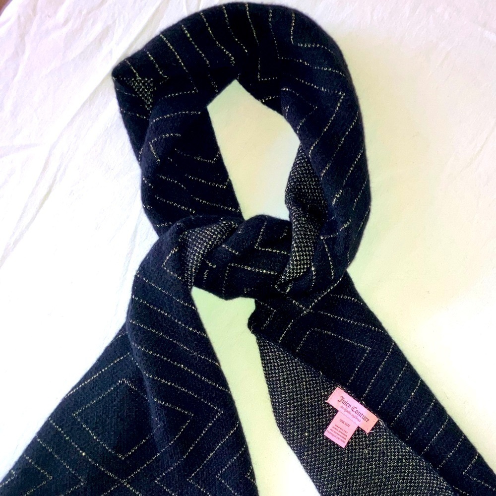 Juicy Couture Buttery Soft Knit Glam Winter Scarf Black w Gold geometric Pattern